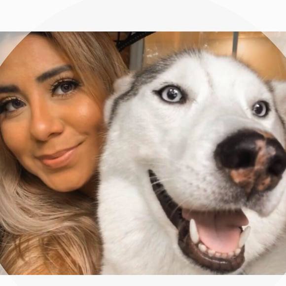 Meet your Posher, Paola - Picture 1 of 1